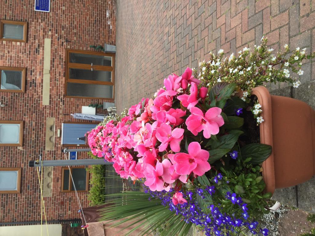 Tower House Executive Guest House Pontefract Zewnętrze zdjęcie